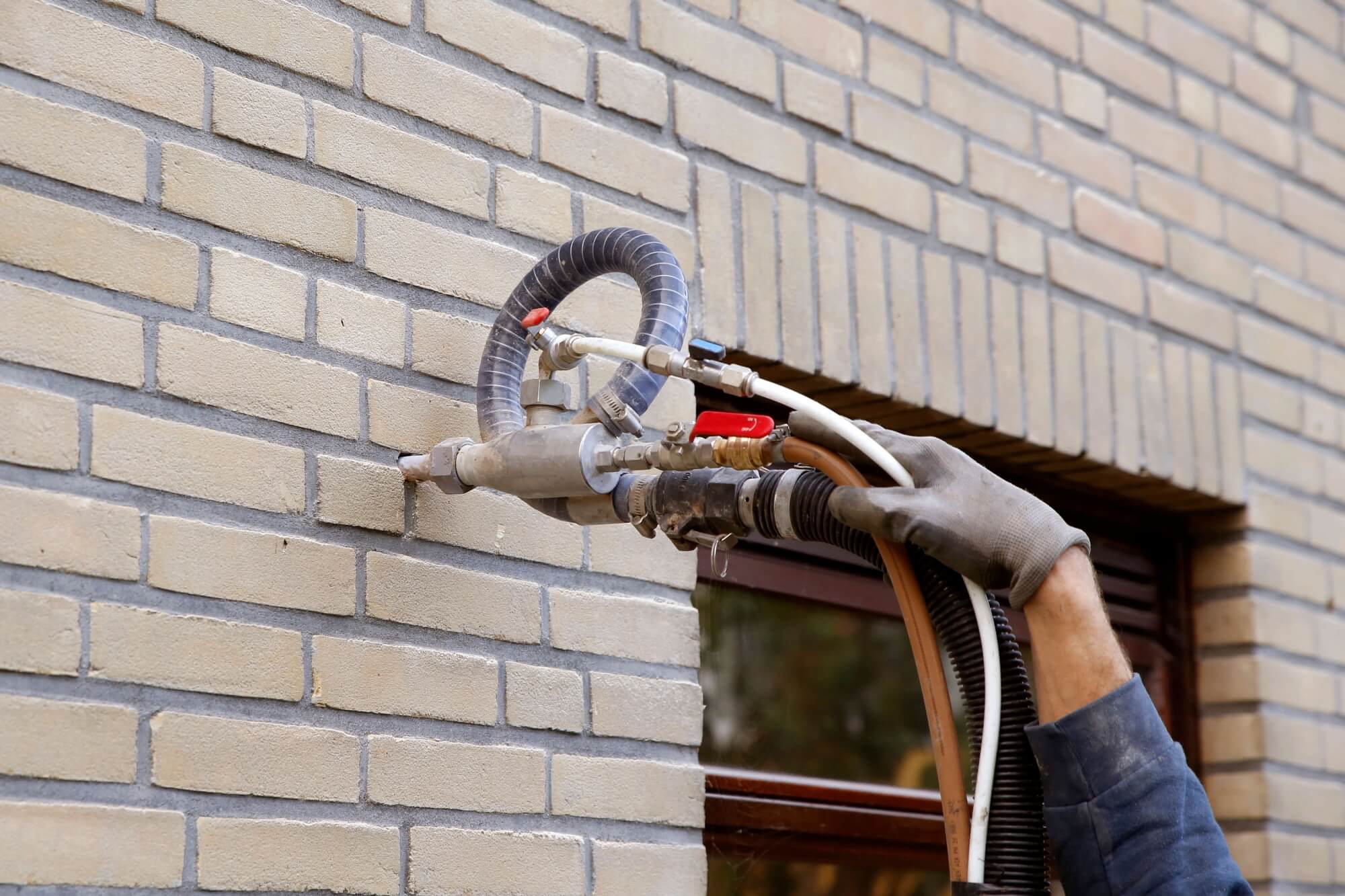 Verhoog de woningwaarde in Zwartewaal met spouwmuurisolatie - Horst Isolatie - shutterstock_1894972093-2 Verhoog de woningwaarde in Zwartewaal met spouwmuurisolatie - Horst Isolatie - shutterstock_1894972093-2